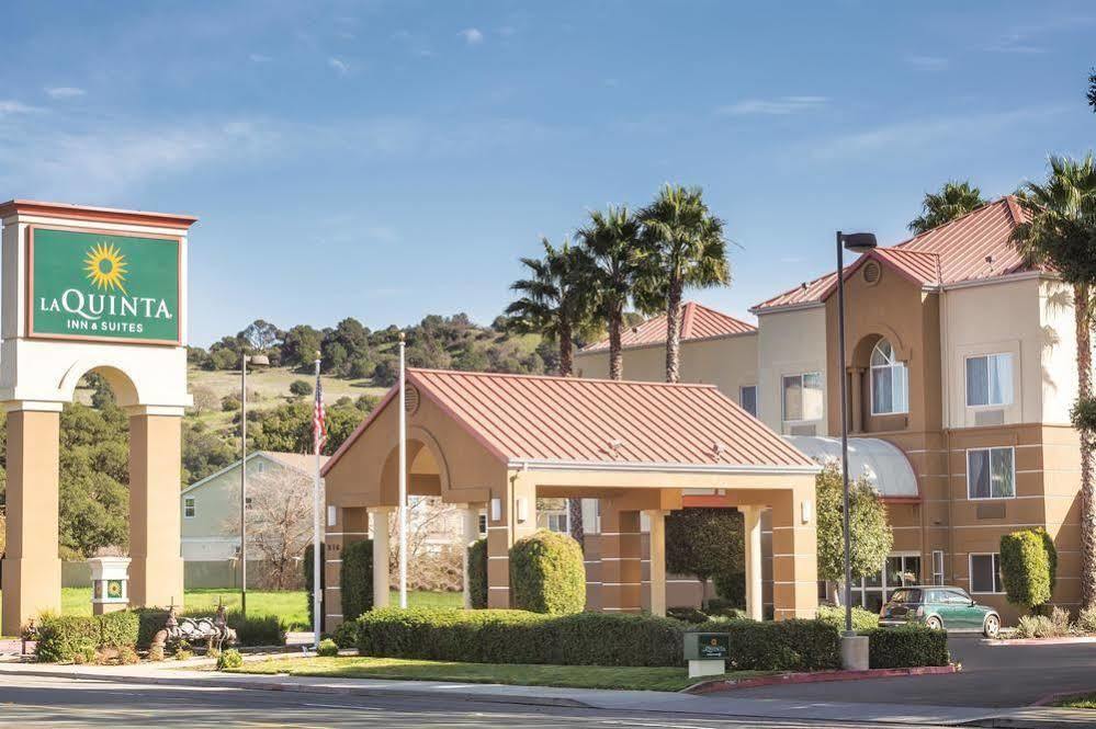 Fairfield Inn & Suites By Marriott Fairfield Napa Valley Area Exterior foto